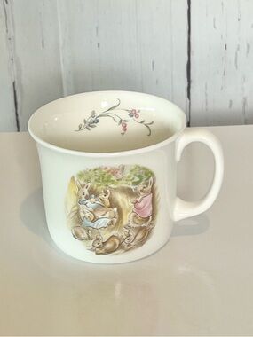 Vintage Royal Albert World Of Beatrix Potter "The Flopsy Bunnies" Coffee Mug Cup
